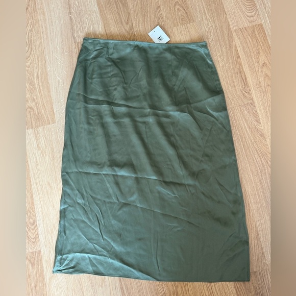 ANINE BING 100% Silk Jolin Sage Green Skirt w/ Slit Size Medium NWT - Picture 4 of 10
